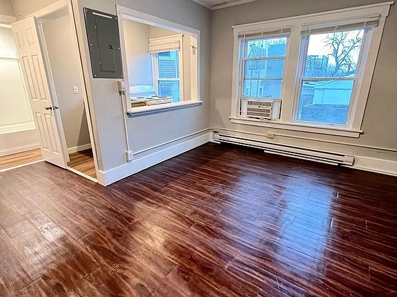 2nd image of 208 Scott St #206