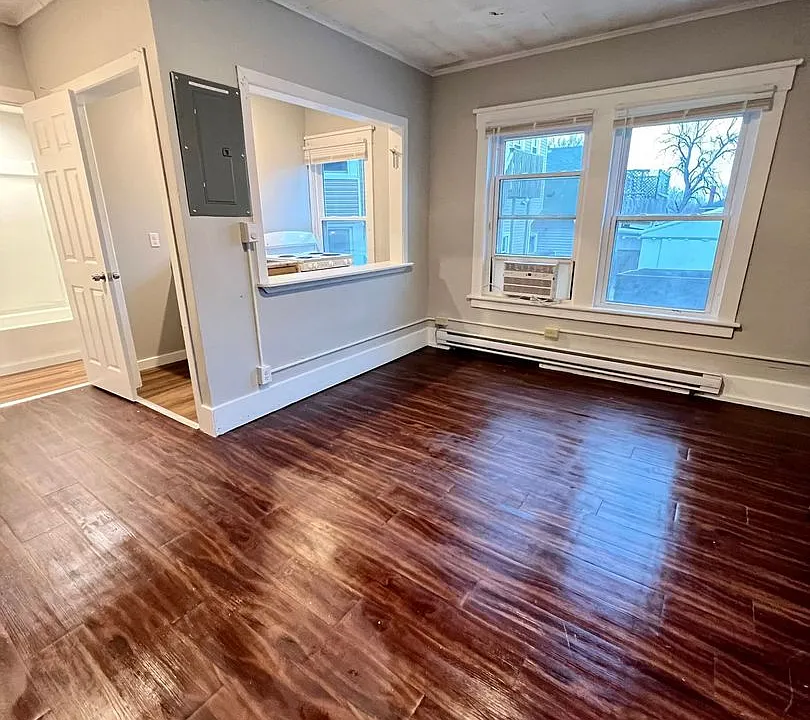 ZB - 208 Scott St