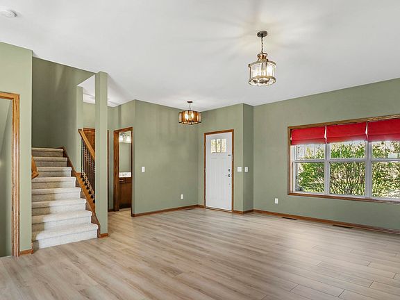 4th image of 260 S Goldenrod Dr