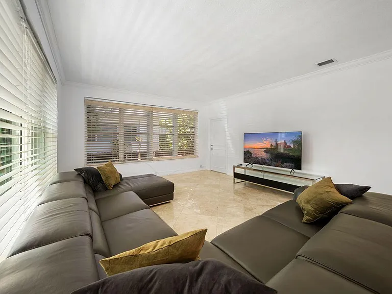 9572 Abbott Ave — Photo 14