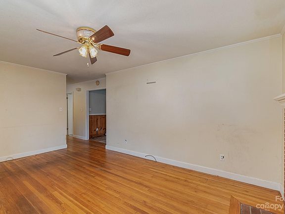 4th image of 683 N Bost St