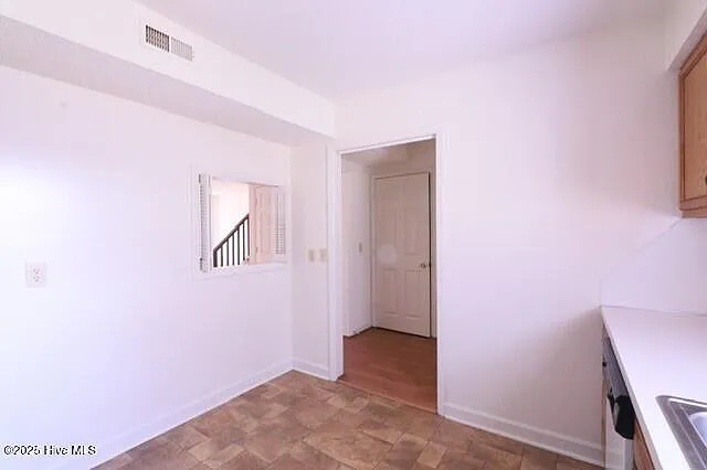 3 bed, 2.5 bath, $1,450 — Photo 3