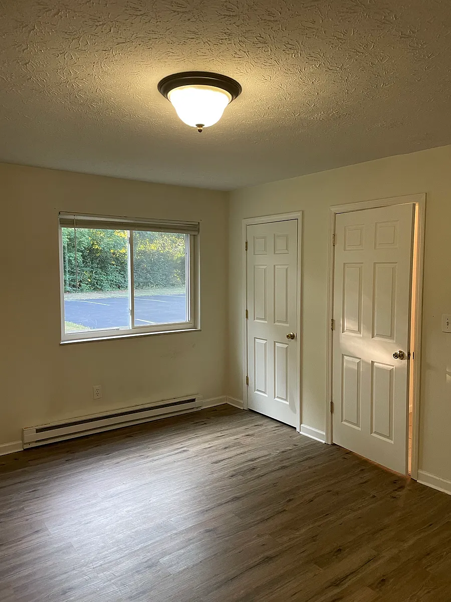 Building Photo - 5436 Eastgate Dr #2