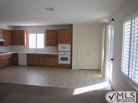 3rd image of 16573 Hastings Pl