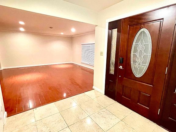 3rd image of 5474 Castle Manor Dr