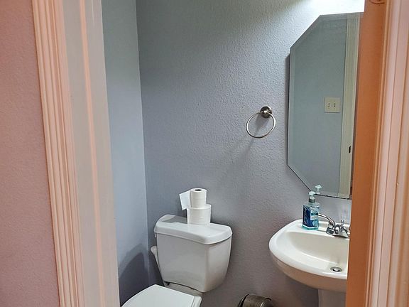Half bath off the entrance
