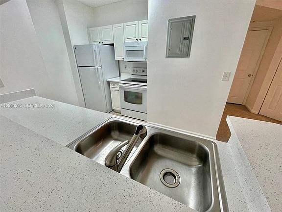 4th image of 17125 N Bay Rd APT 3213