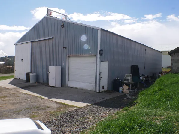 1129 E St, Plummer, ID 83851