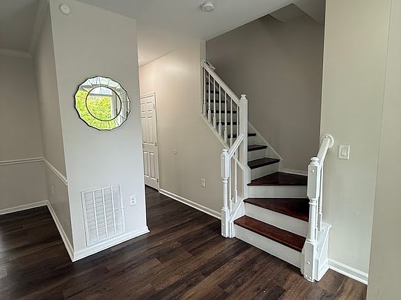 2nd image of 2524 Ayr Ct