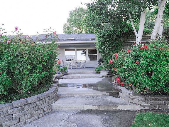 5th image of 904 W 13th St