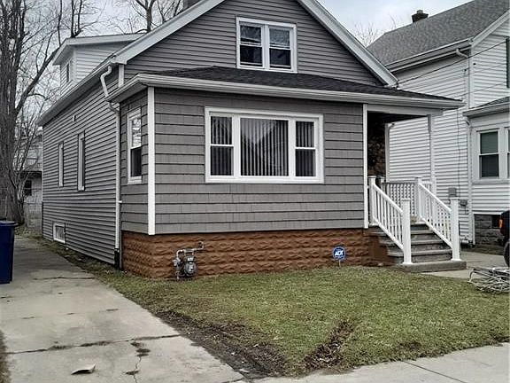 2nd image of 140 Phyllis Ave