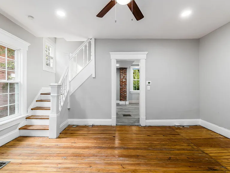 1613 Harvard Ave — Photo 10