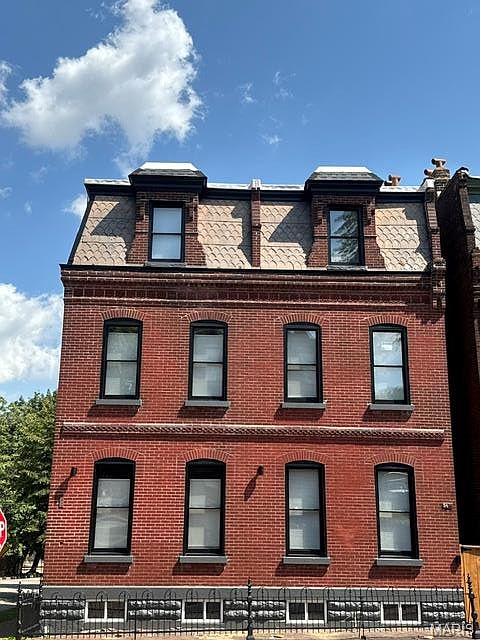 1st image of 2400 S 11th St