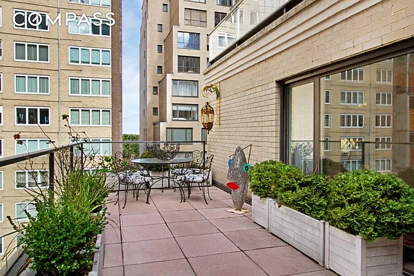 Sold by Compass | media 20