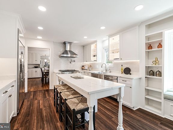 5th image of 1035 Gelston Cir