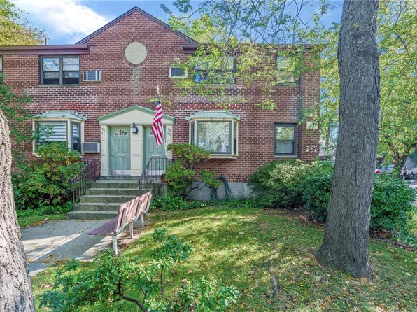 58-45 246th Crescent #Upper, Douglaston, NY 11362