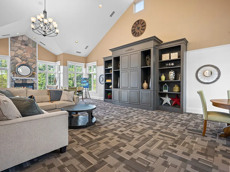 2900 W War Memorial Dr — Photo 21