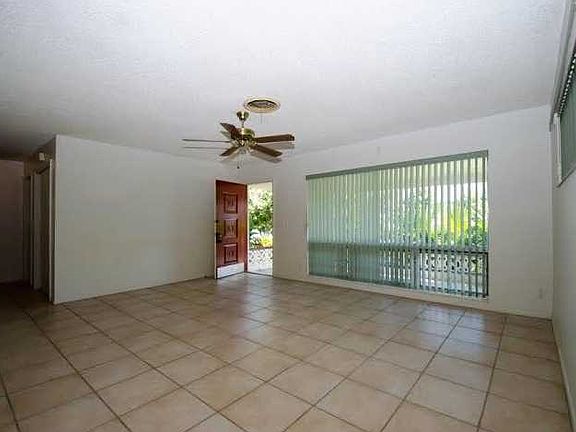 5th image of 2641 NE 51st St
