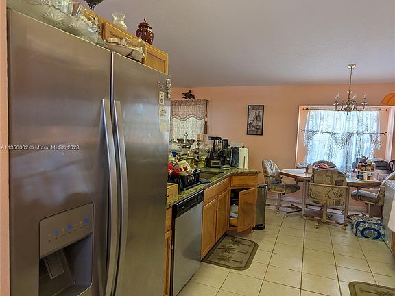 5th image of 1539 Alberni St NW