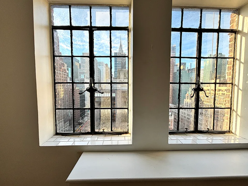 45 Tudor City Pl #1611