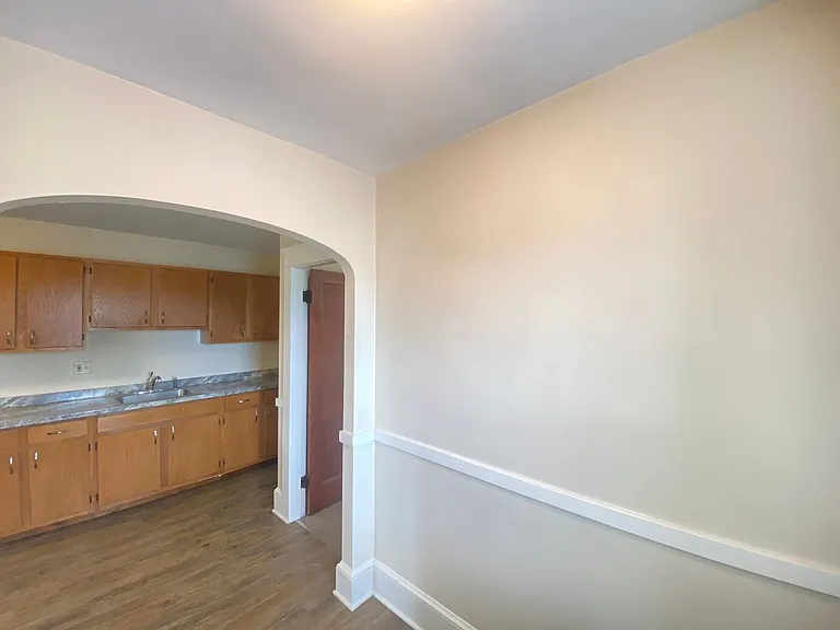 16 Linwood St #E — Photo 10