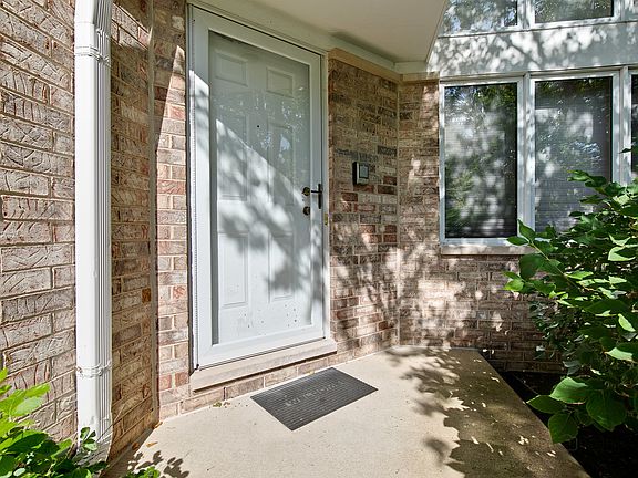 3rd image of 285 Brunswick Dr