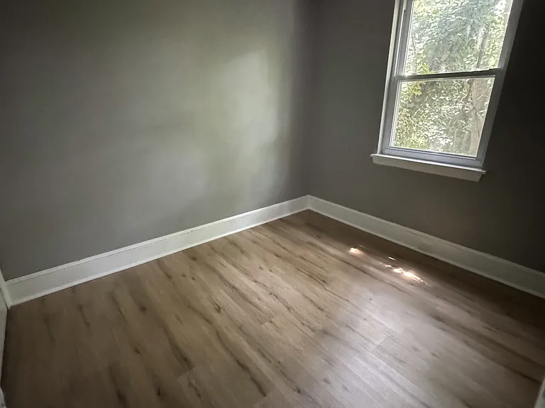 4540 Linmore Ave — Photo 3