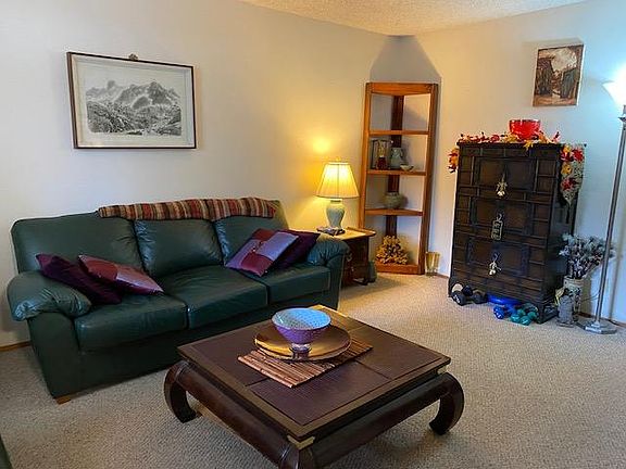 3rd image of 984 Westlynn Way Unit 4