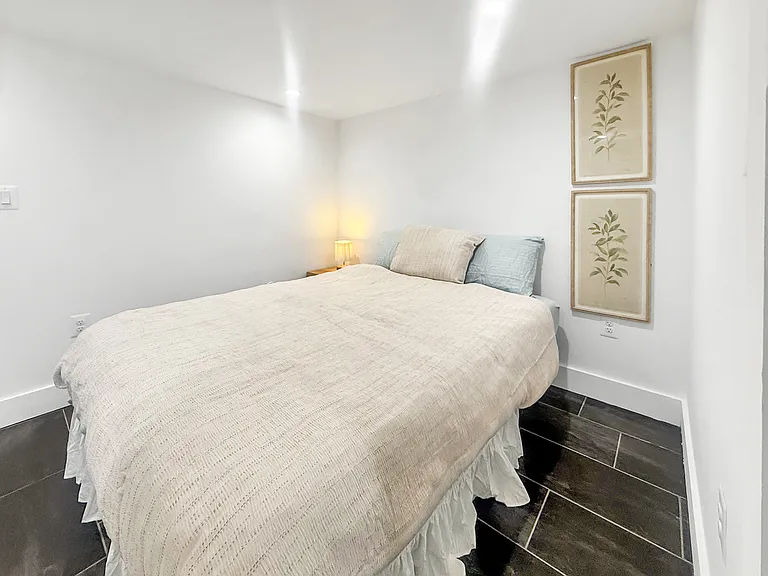 436 Lamont St NW — Photo 3