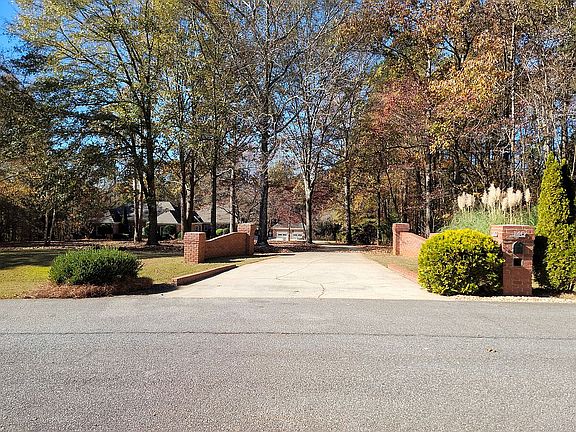 Street view of entrance and mailbox