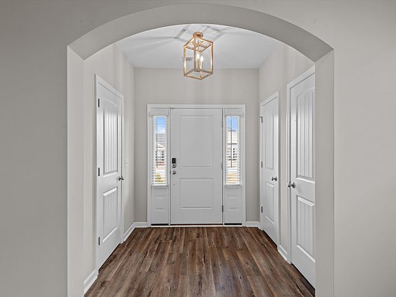 4th image of 413 Durwin Way