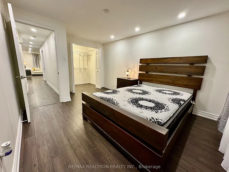 214 Bayview Ave #BASEMENT — Photo 14