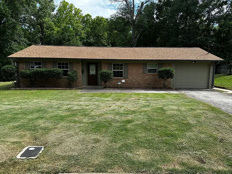 2124 Bandera Dr — Photo 1