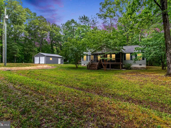 251 Bronson St, Hague, VA 22469