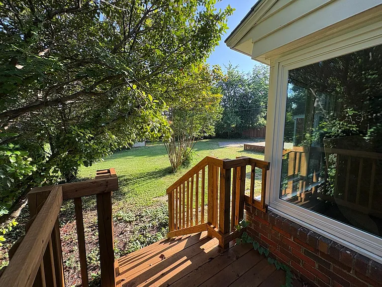 430 Mayrant Dr — Photo 12