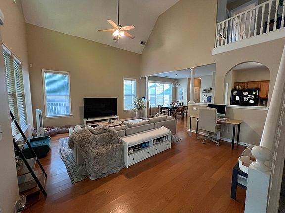 3rd image of 1333 Island Town Dr