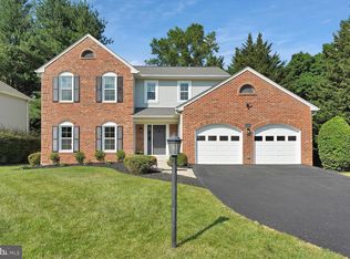 8406 Cardinal Glen Ct, Vienna, VA 22182