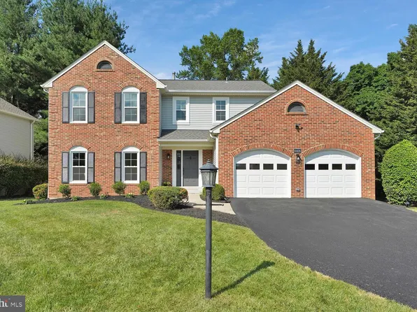 8406 Cardinal Glen Ct, Vienna, VA 22182