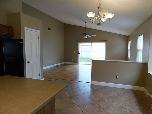 5th image of 1448 Woodfield Oaks Dr