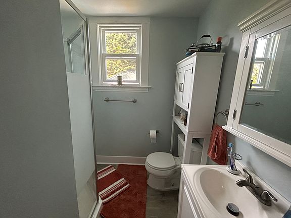 5th image of 100 S 8th St APT 3