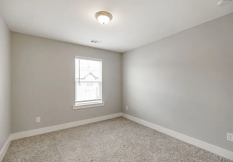 38 Auburn Woods Dr — Photo 3