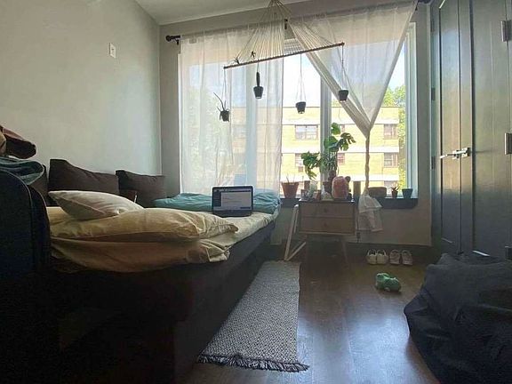3rd image of 200 Scholes St #2CC