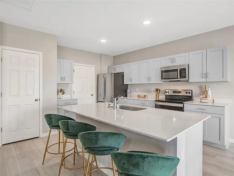 7571 Freesia Trce — Photo 4