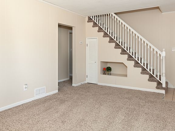 2nd image of 307 Siegmund St