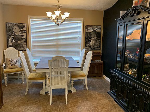 2nd image of 447 Camden Cir