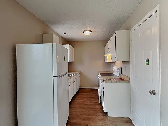 4073 Fairoaks Dr — Photo 5