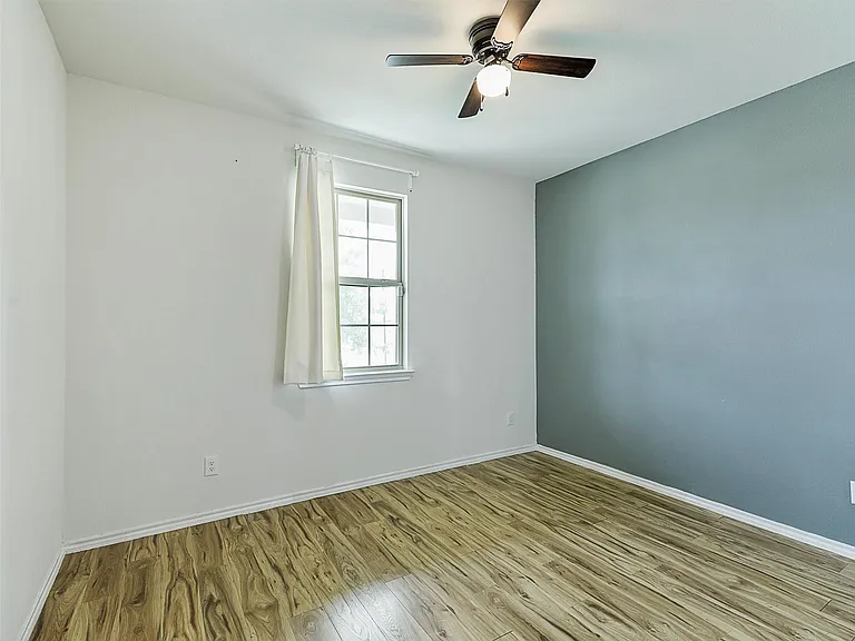 11340 Pecan Creek Dr — Photo 2