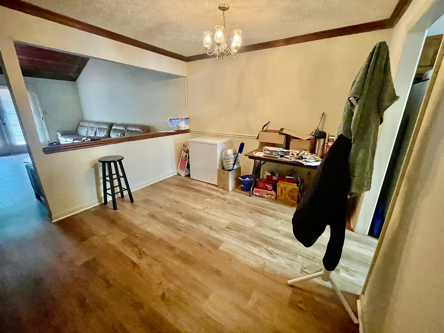 4 bed, 2580 sqft, $2,400 — Photo 3