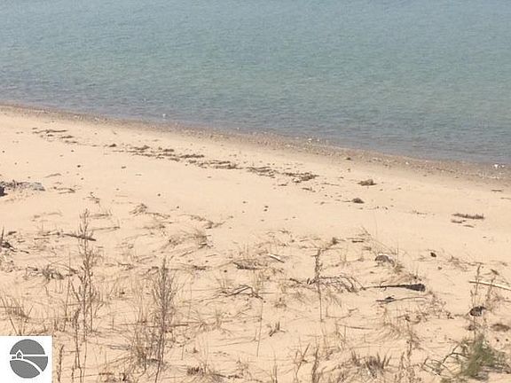 2nd image of 11032 Lakeshore Dr
