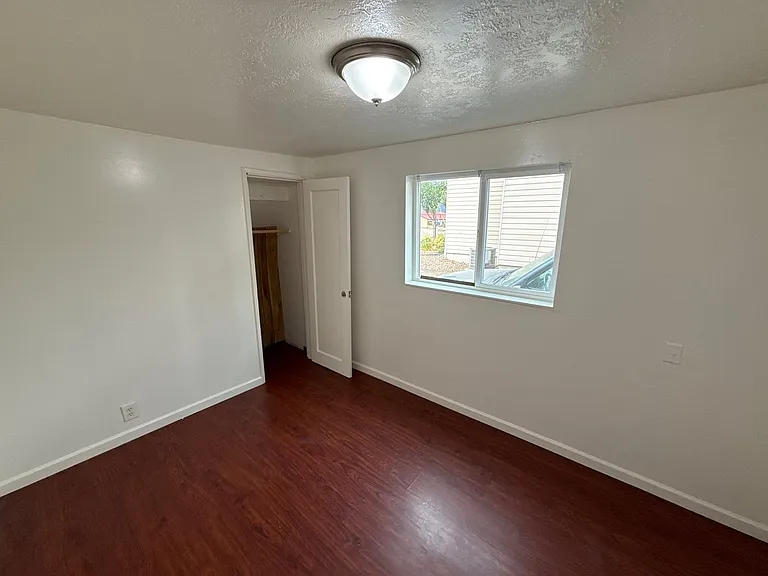 926 SE Uglow Ave #2 — Photo 7